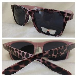 Retro UV 400 Animal Print Sunglasses LT Pink
